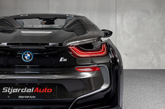 BMW i8 9 of 30