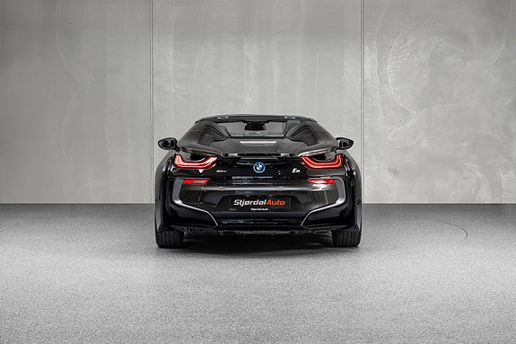 BMW i8 8 of 30