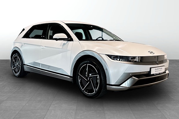 Hyundai Ioniq 5 3 of 5