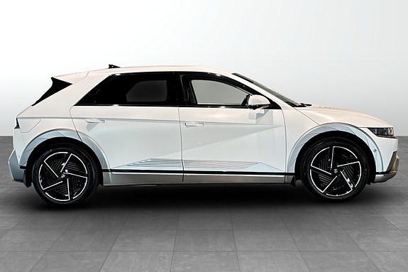 Hyundai Ioniq 5 4 of 5