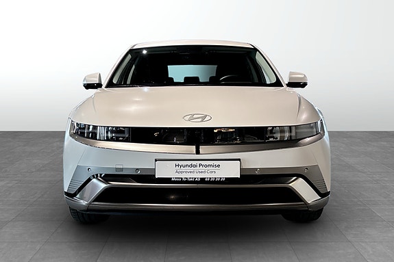Hyundai Ioniq 5 2 of 5