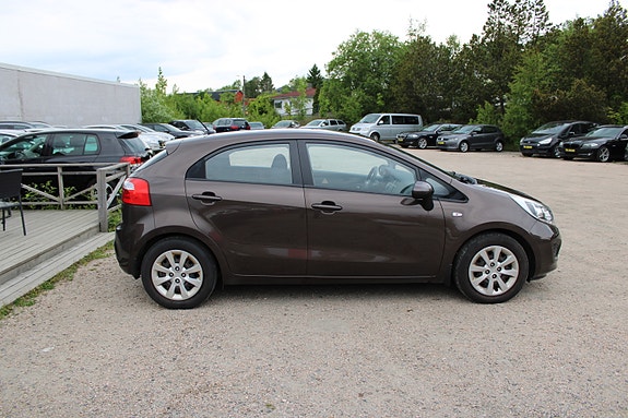 Kia Rio 4 of 5