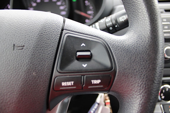 Kia Rio 13 of 23