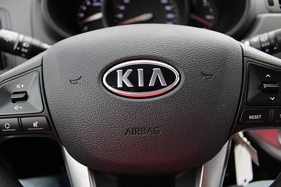 Kia Rio 12 of 23