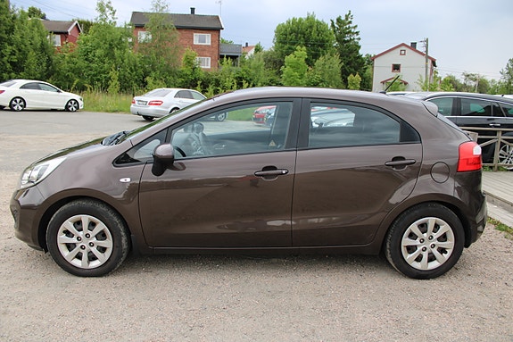 Kia Rio 5 of 5