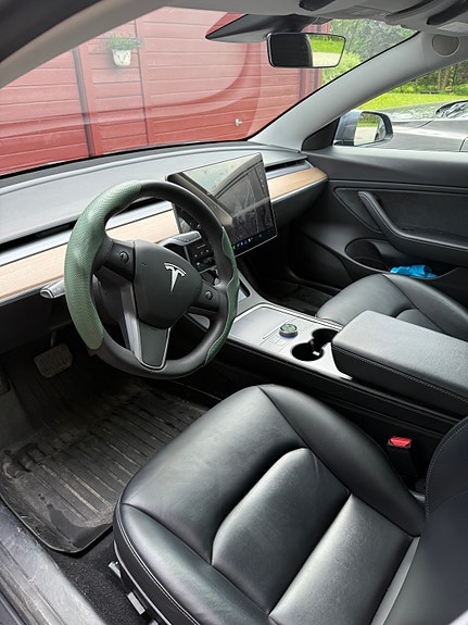 Tesla Model 3 14 of 15
