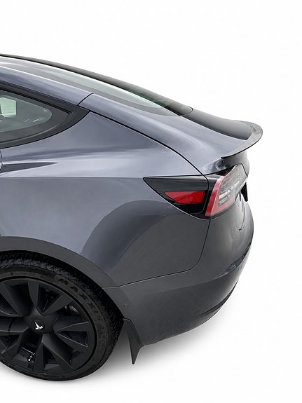 Tesla Model 3 9 of 15