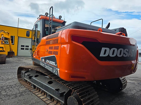 Doosan DX 225 LC-5 3 of 5