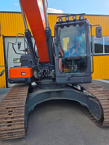 Doosan DX 225 LC-5 2 of 5