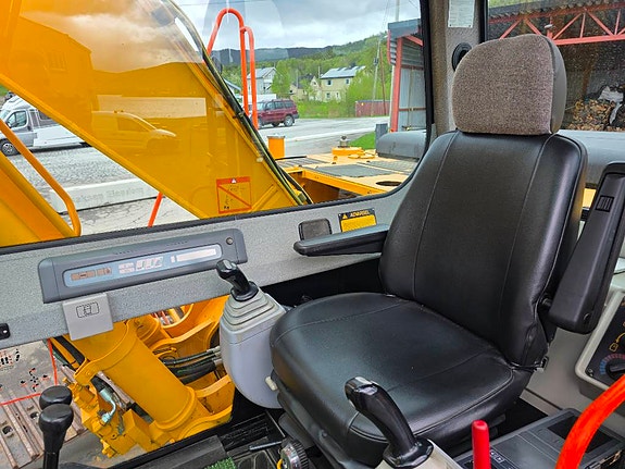 JCB JS 160 LC 8 of 20