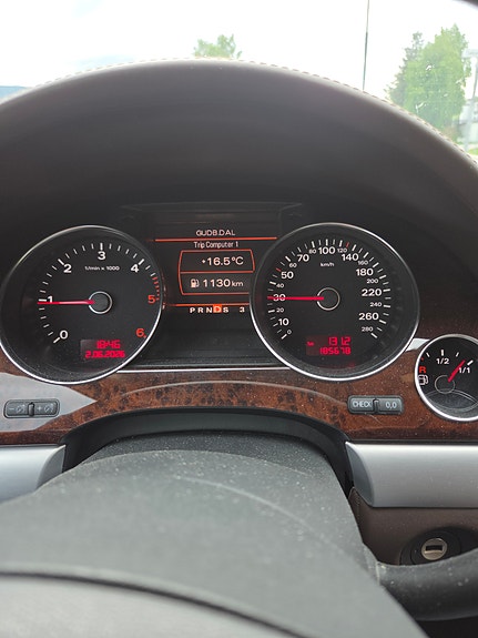 Audi A8 8 of 12