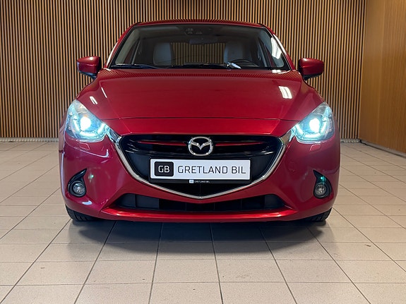 Mazda 2 4 of 5