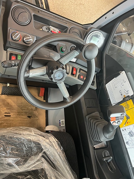 Wacker Neuson TH412 4 of 4