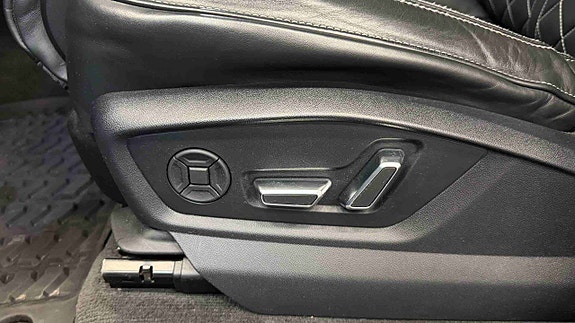 Audi SQ8 17 of 30