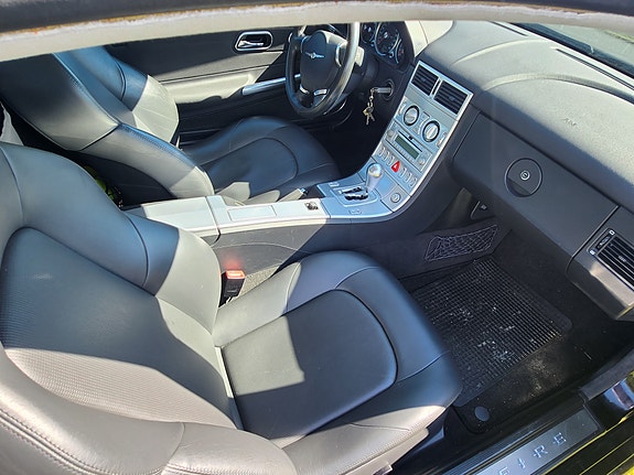 Chrysler Crossfire 3 of 10
