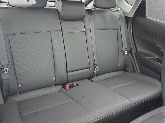 Hyundai Kona 17 of 22
