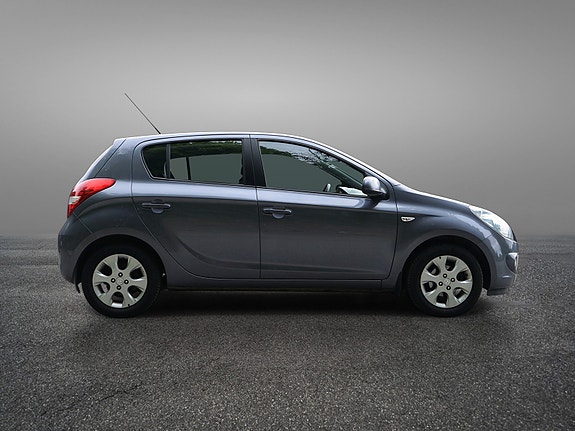Hyundai i20 10 of 30