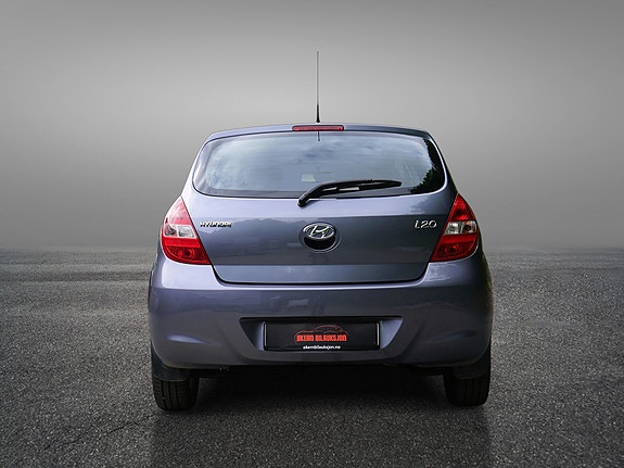 Hyundai i20 8 of 30