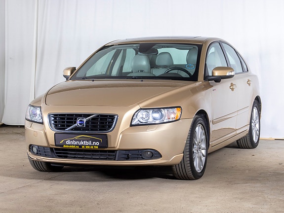 Volvo S40 3 of 5
