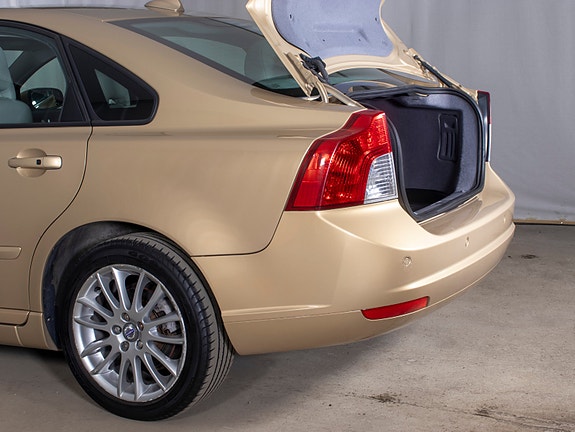 Volvo S40 10 of 30