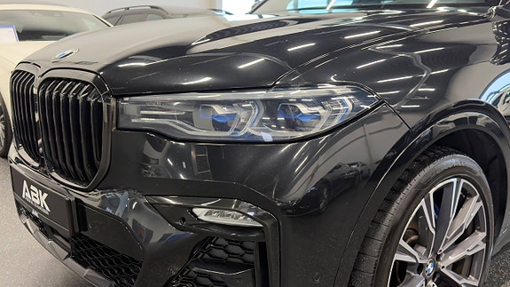 BMW X7 3 of 30