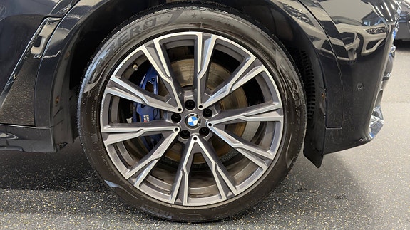 BMW X7 9 of 30