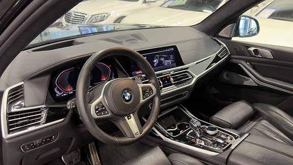 BMW X7 25 of 30
