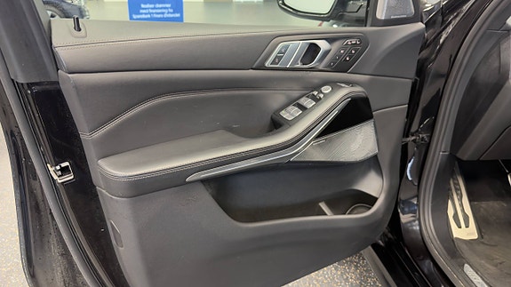 BMW X7 20 of 30