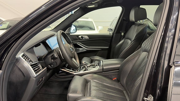 BMW X7 24 of 30