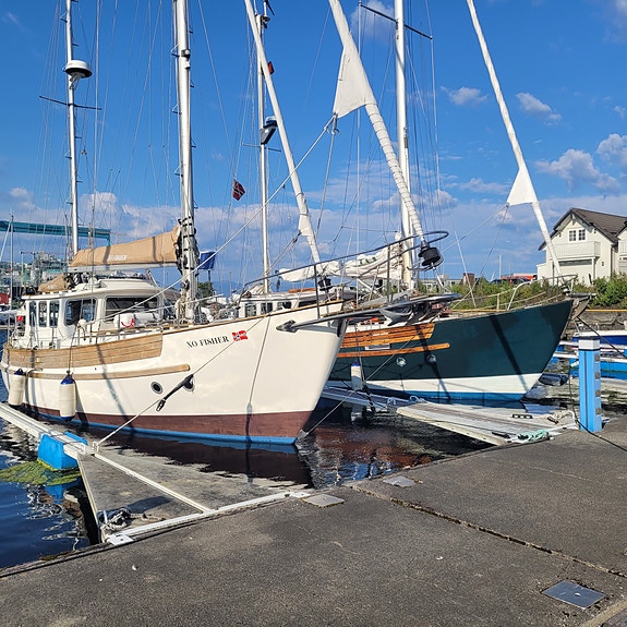 Fisher 37 motorseiler 3 of 28