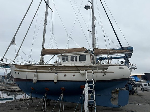 Fisher 37 motorseiler 10 of 28