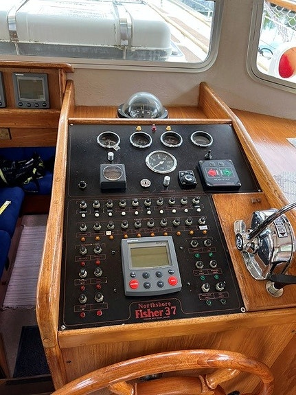 Fisher 37 motorseiler 26 of 28