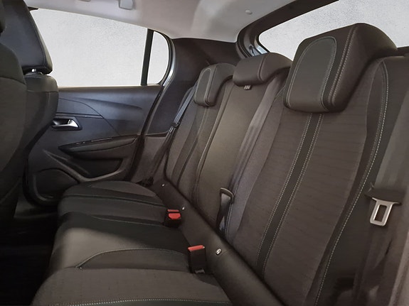 Peugeot e-208 11 of 27