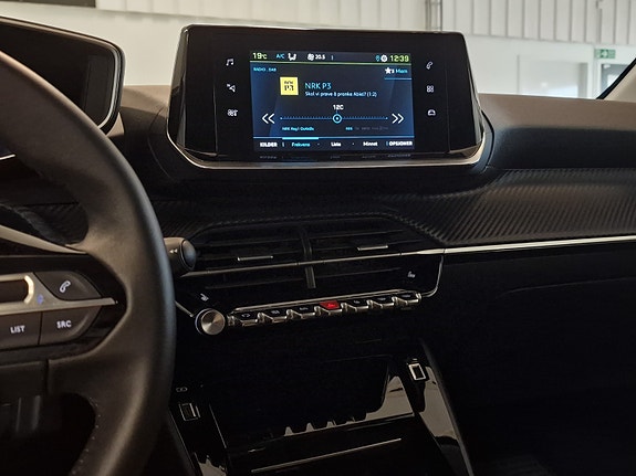 Peugeot e-208 24 of 27