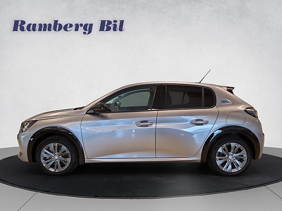 Peugeot e-208 4 of 27