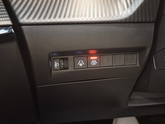Peugeot e-208 27 of 27