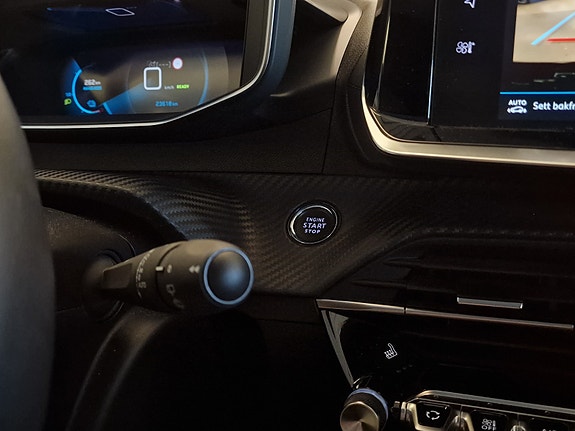 Peugeot e-208 18 of 27