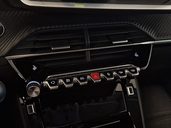 Peugeot e-208 25 of 27