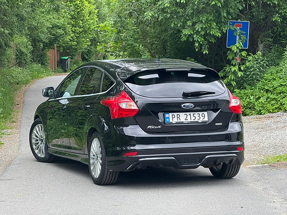 Ford Focus 2 of 5