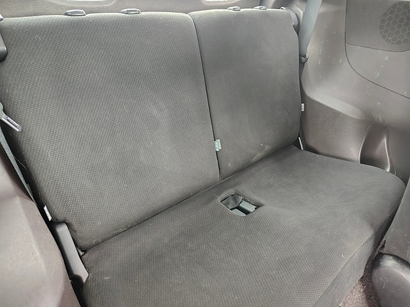 Toyota IQ 29 of 30