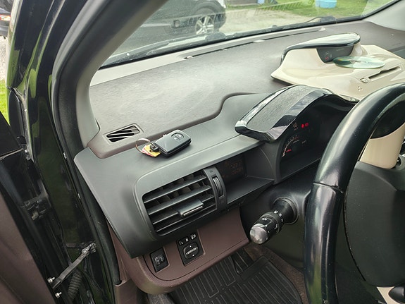 Toyota IQ 19 of 30
