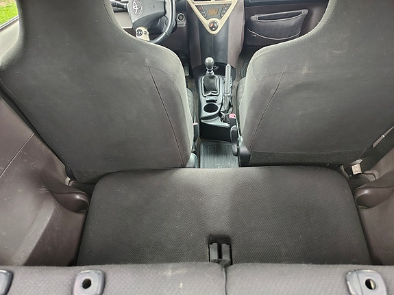 Toyota IQ 25 of 30