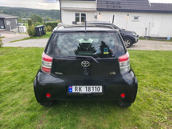 Toyota IQ 11 of 30