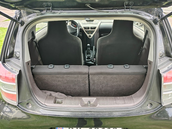 Toyota IQ 23 of 30
