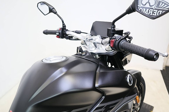 VOGE 625 R 4 of 5