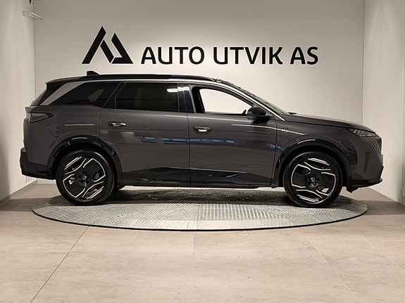 Peugeot 5008 2 of 5