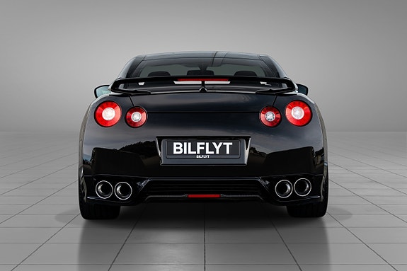 Nissan GT-R 4 of 30
