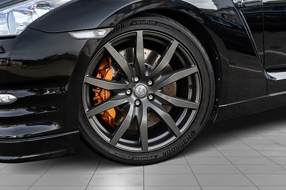 Nissan GT-R 7 of 30