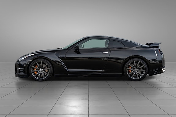 Nissan GT-R 3 of 30