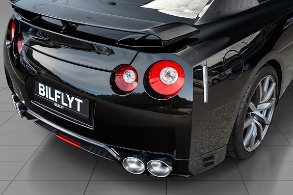 Nissan GT-R 6 of 30